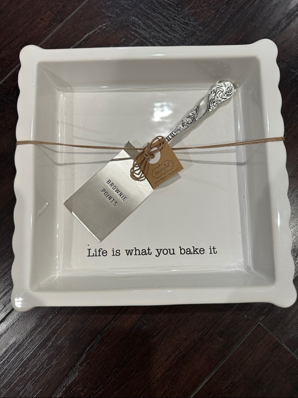 Mud Pie White Ceramic Brownie Pan with Serving Spatula